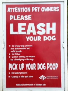 Pet leash sign